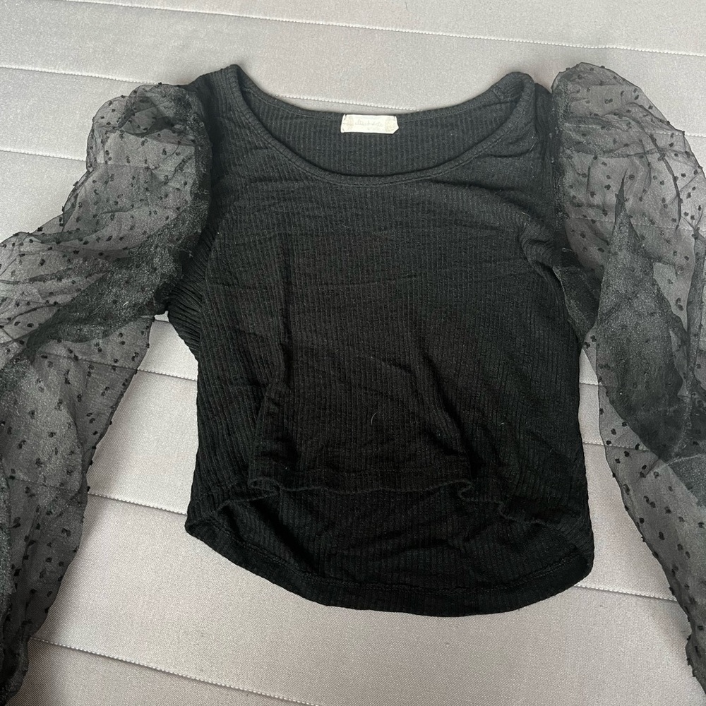 Black Balloon Sleeve Top